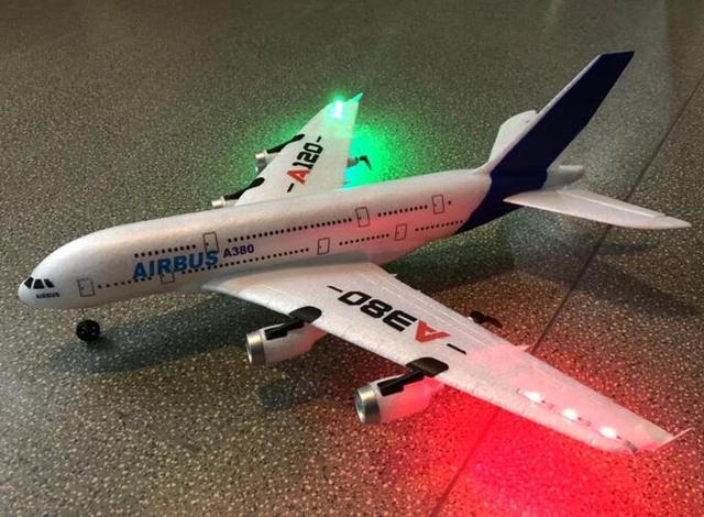 Avion télécommandé airbus 1 batterie avec LED / Oui